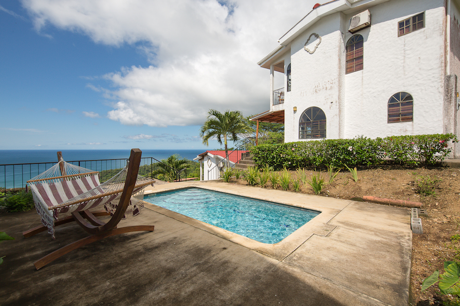 MADERAS-SURF-HOUSE-OCEAN-VIEW_POOL-01-1